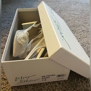 Betsey Johnson Petra Ivory Slingback Heel